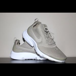 NIKE PRESTO FLY SHOES (Desert Color)